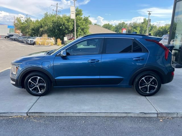 Used 2023 Kia Niro EX w/ EX Cold Weather Package FWD image 4