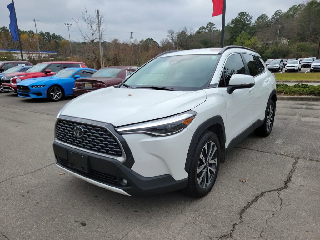 Used 2024 Toyota Corolla Cross XLE image 7