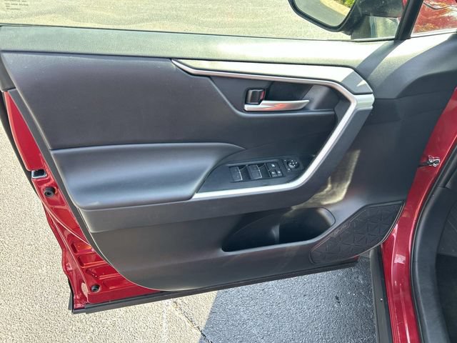 Used 2025 Toyota RAV4 XLE AWD/4WD image 22