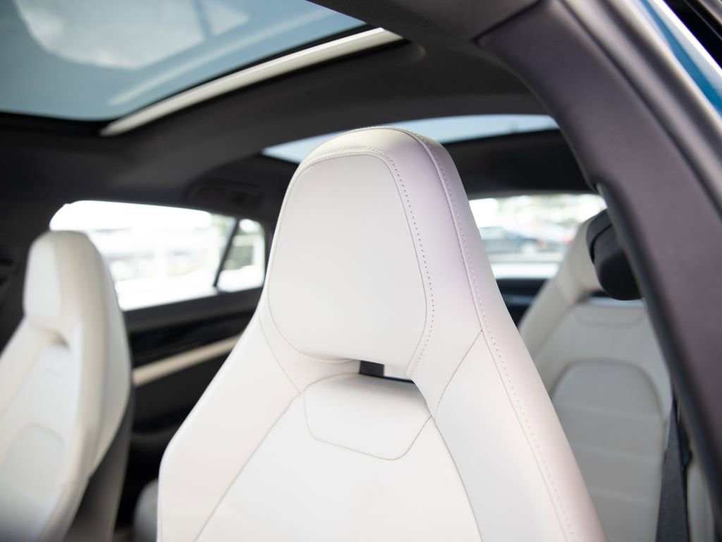 Certified 2025 Porsche Panamera 4S image 12