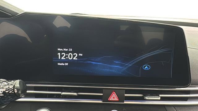 Used 2024 Hyundai Elantra Limited image 22