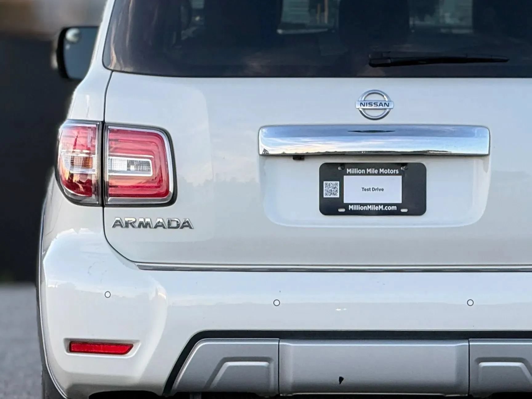 Used 2017 Nissan Armada Platinum RWD image 13