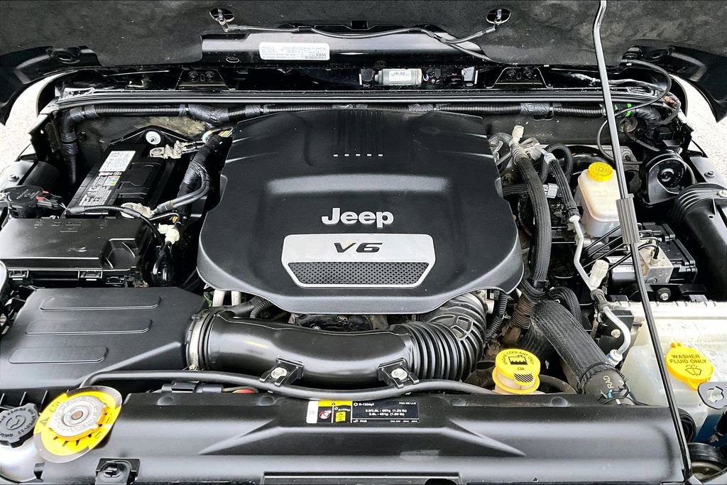 Used 2017 Jeep Wrangler Unlimited Sahara AWD/4WD image 27