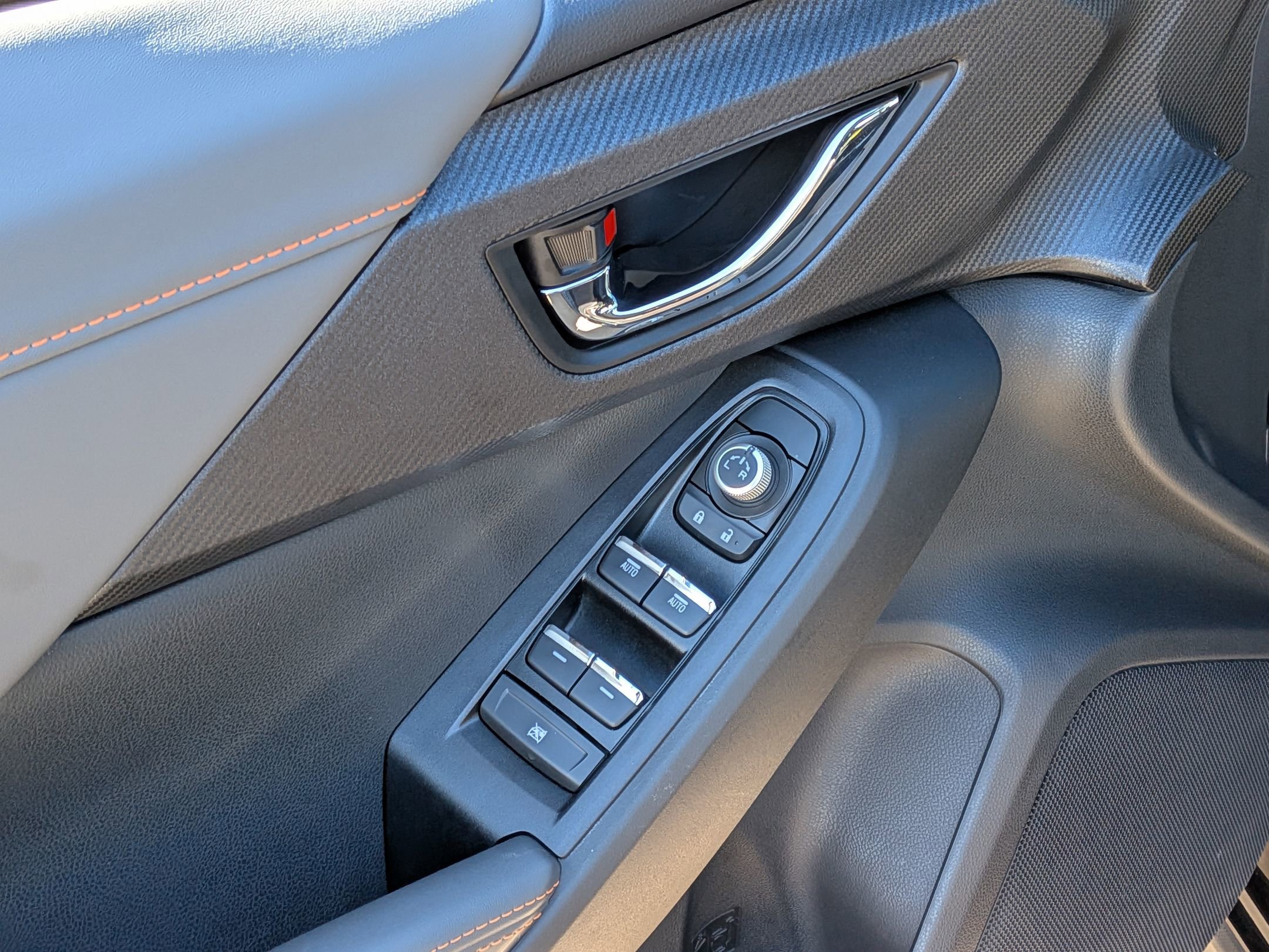 Certified 2025 Subaru Crosstrek 2.5i Limited w/ Crosstrek Mirror Package image 9