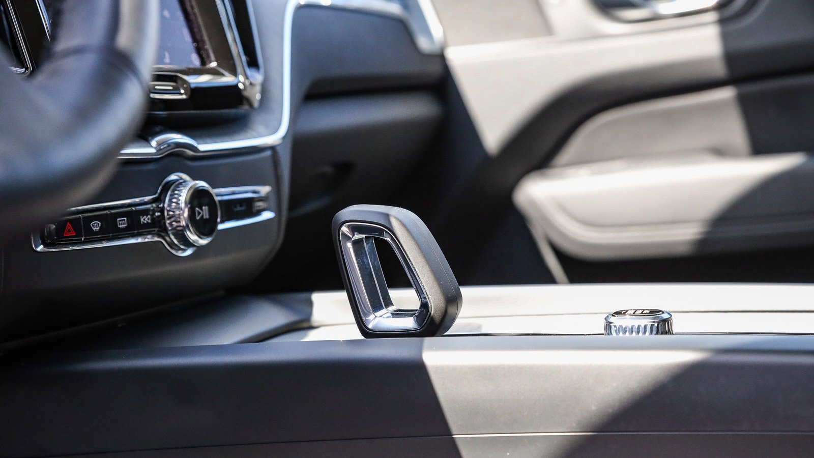 Used 2025 Volvo XC60 B5 Plus w/ Climate Package image 23