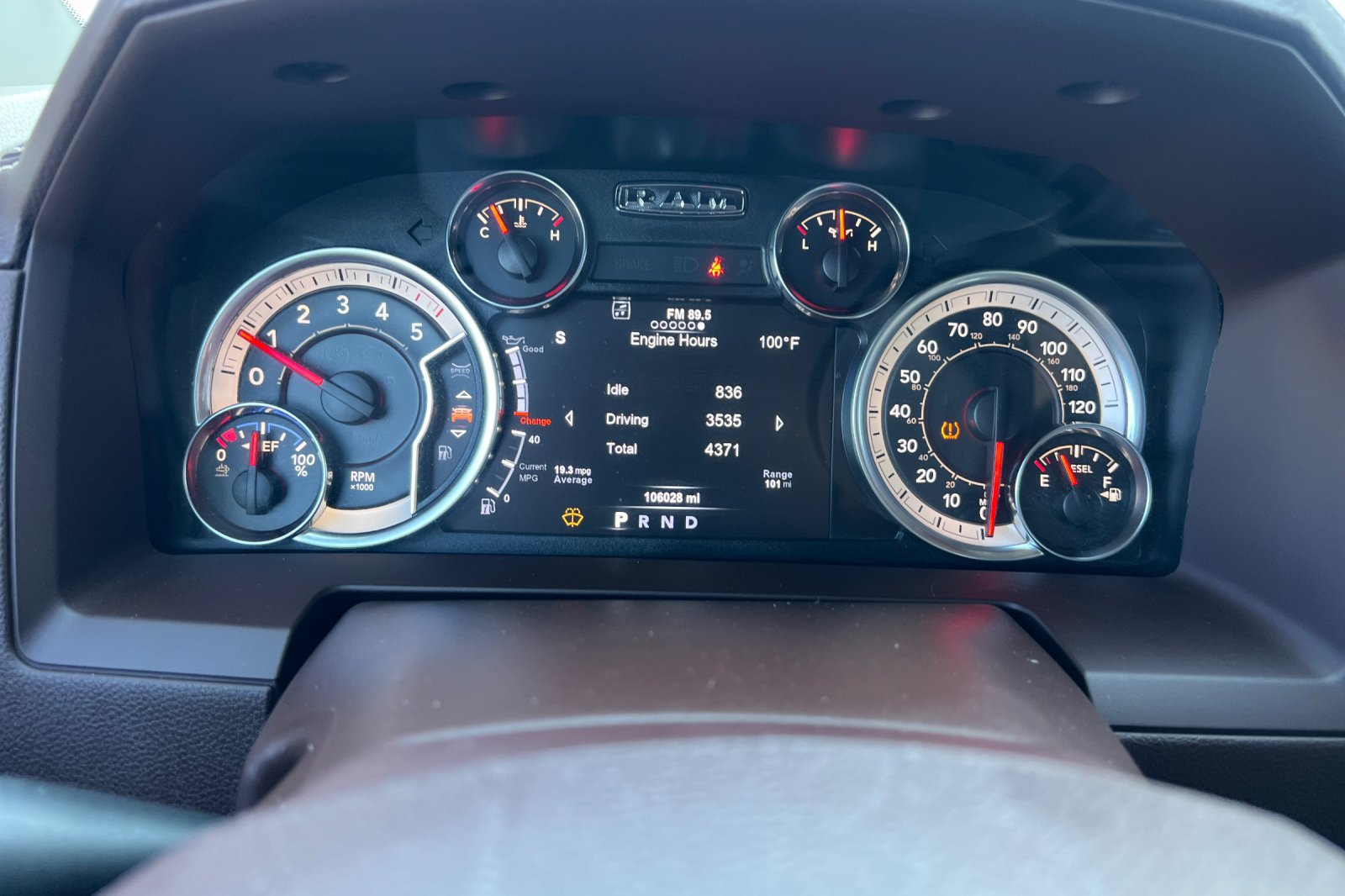 Used 2018 RAM 1500 Laramie w/ Convenience Group AWD/4WD image 28
