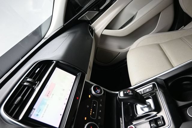 Used 2020 Jaguar XE S RWD image 20