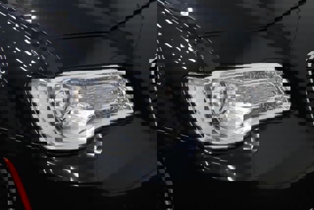 Used 2016 Chrysler 300 Limited image 6