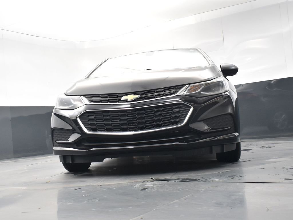 Used 2018 Chevrolet Cruze LT w/ LT True North Edition image 23