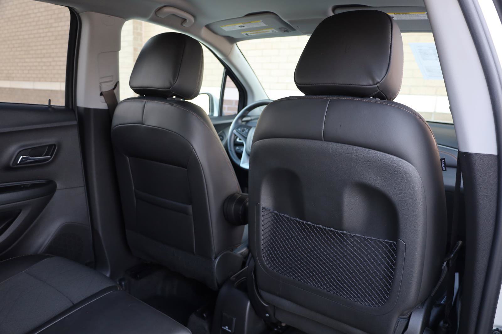 Used 2021 Chevrolet Trax LT w/ LT Convenience Package FWD image 25