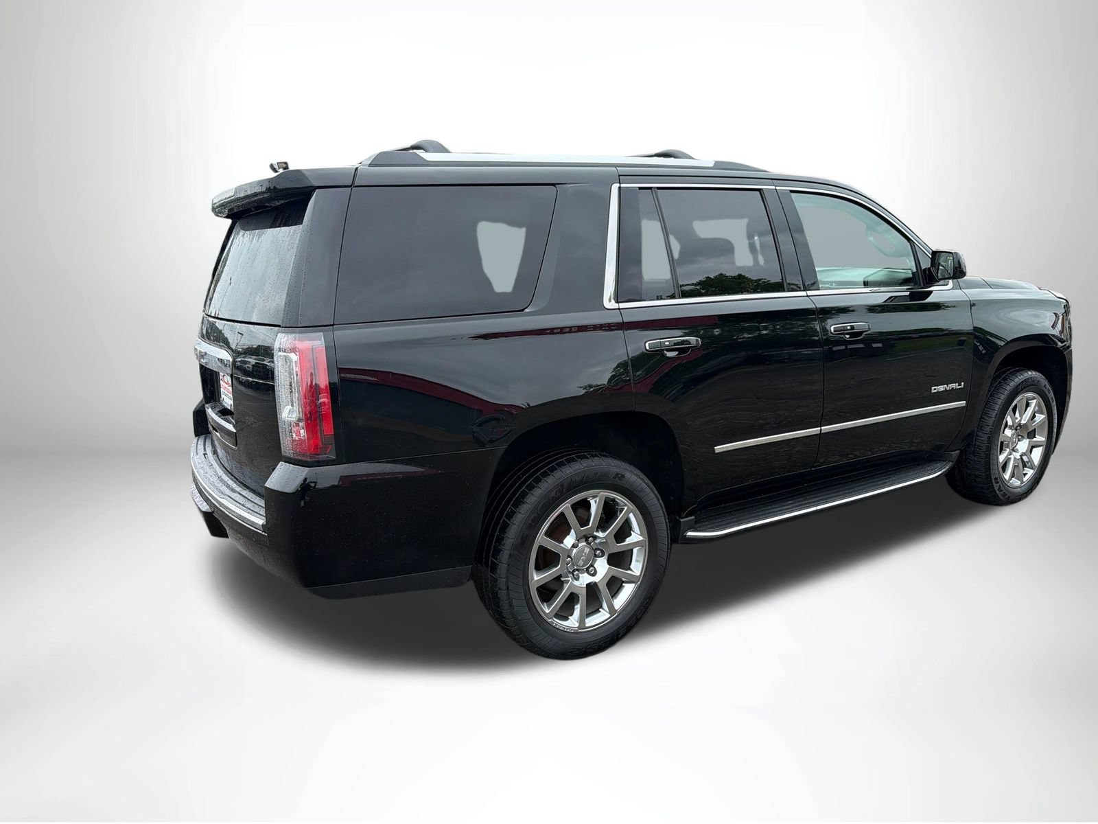 Used 2018 GMC Yukon Denali AWD/4WD image 6