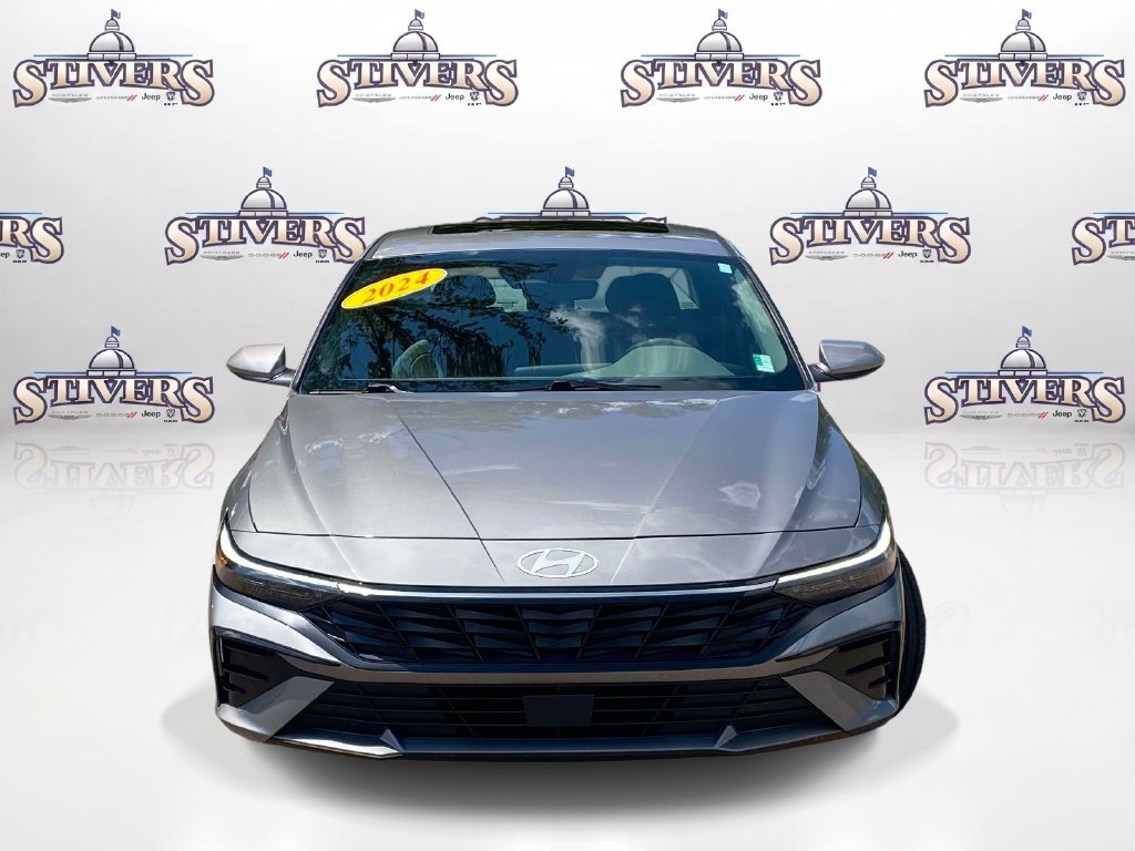Used 2024 Hyundai Elantra SEL w/ Convenience Package FWD image 2