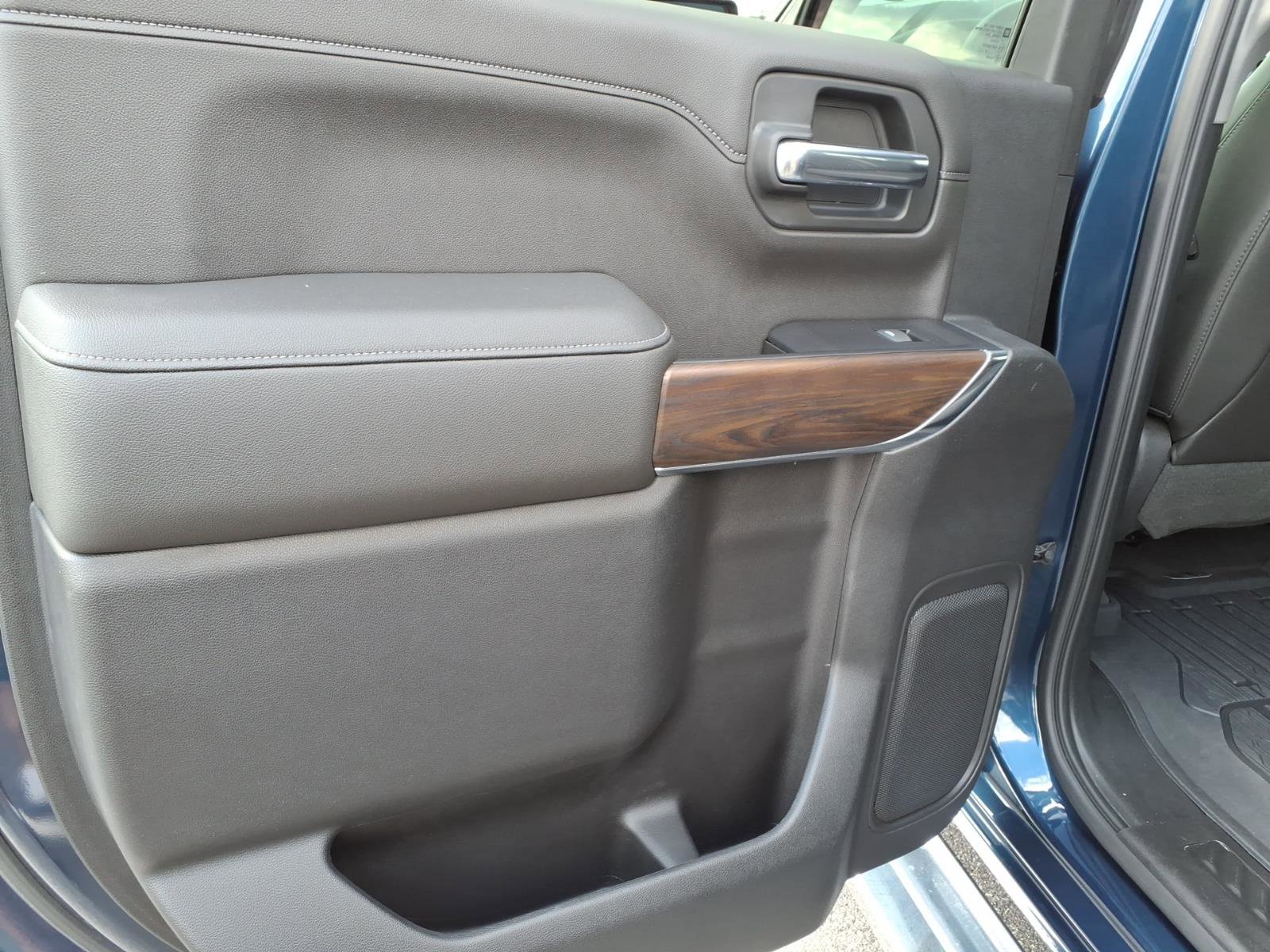 Used 2019 GMC Sierra 1500 SLT w/ SLT Premium Plus Package image 18