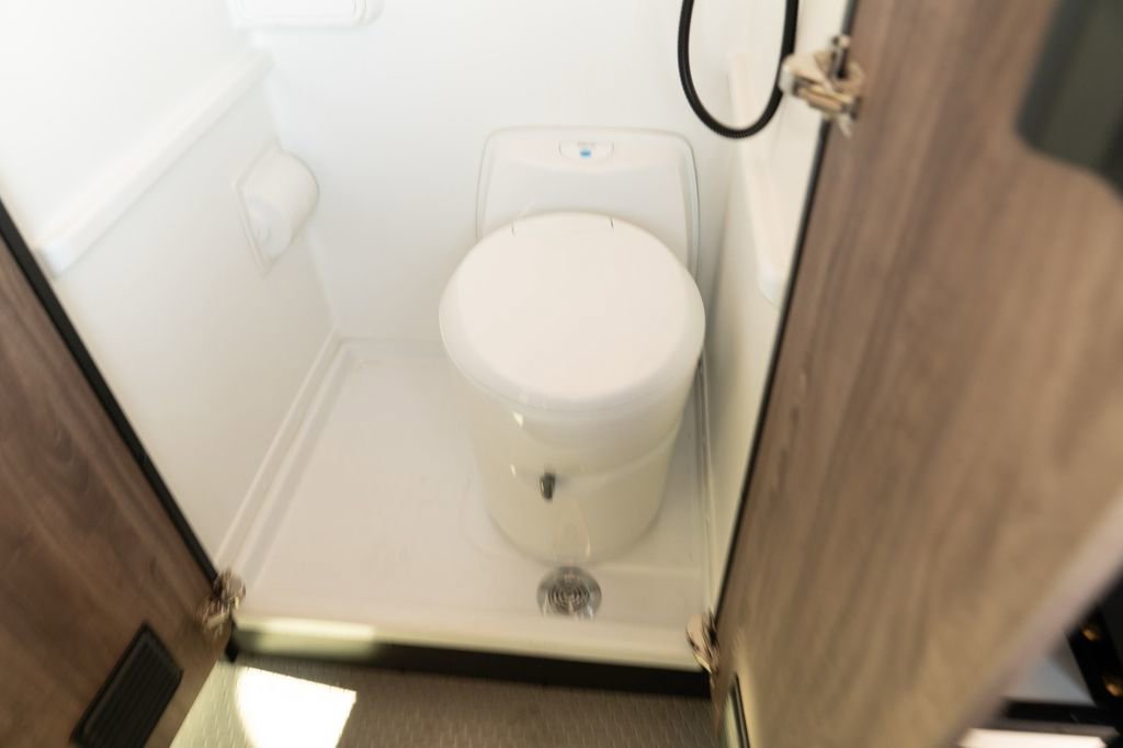 Used 2023 Mercedes-Benz Sprinter 2500 image 60