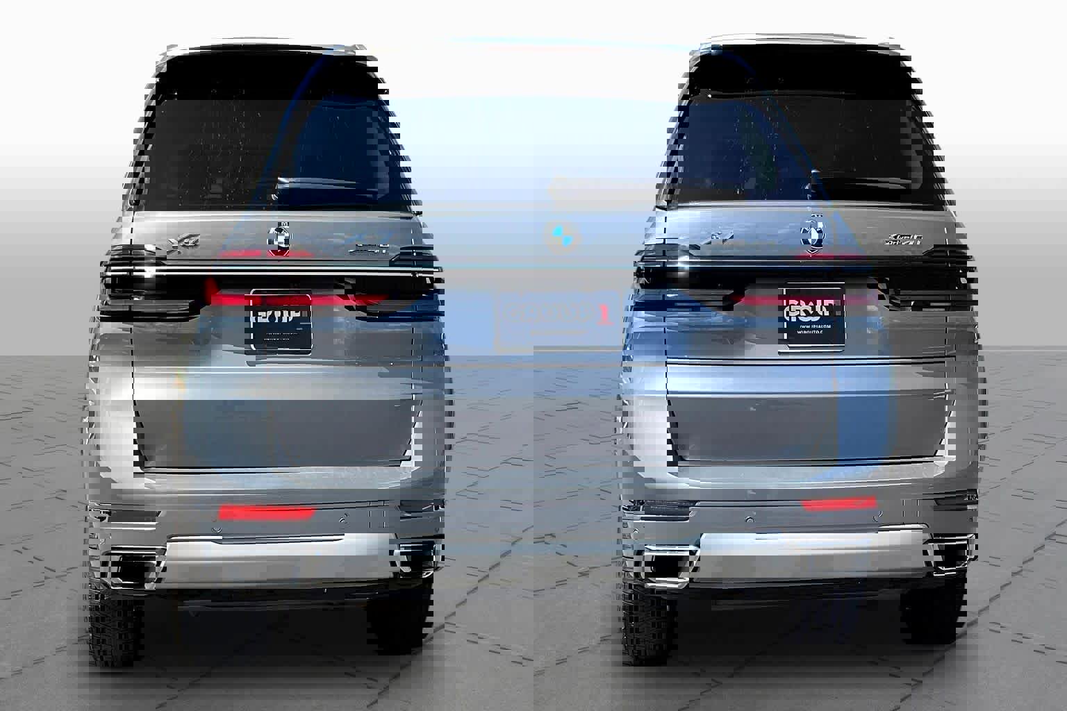 Used 2024 BMW X7 xDrive40i w/ Climate Comfort Package image 4