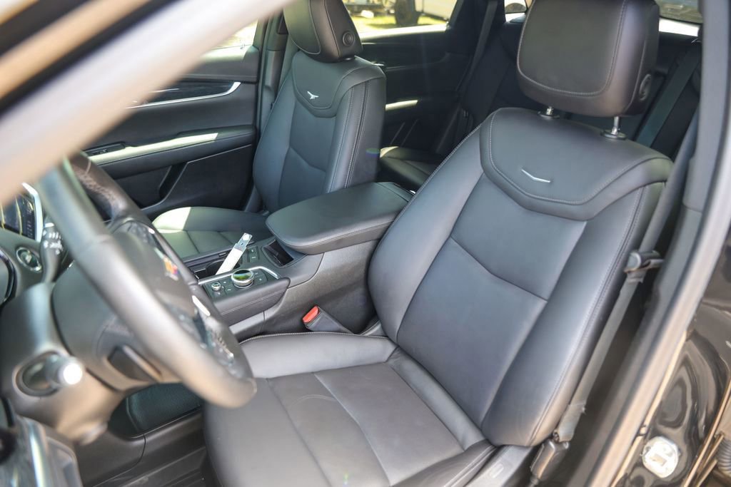 Certified 2022 Cadillac XT5 Premium Luxury w/ LPO, Floor Liner Package image 7