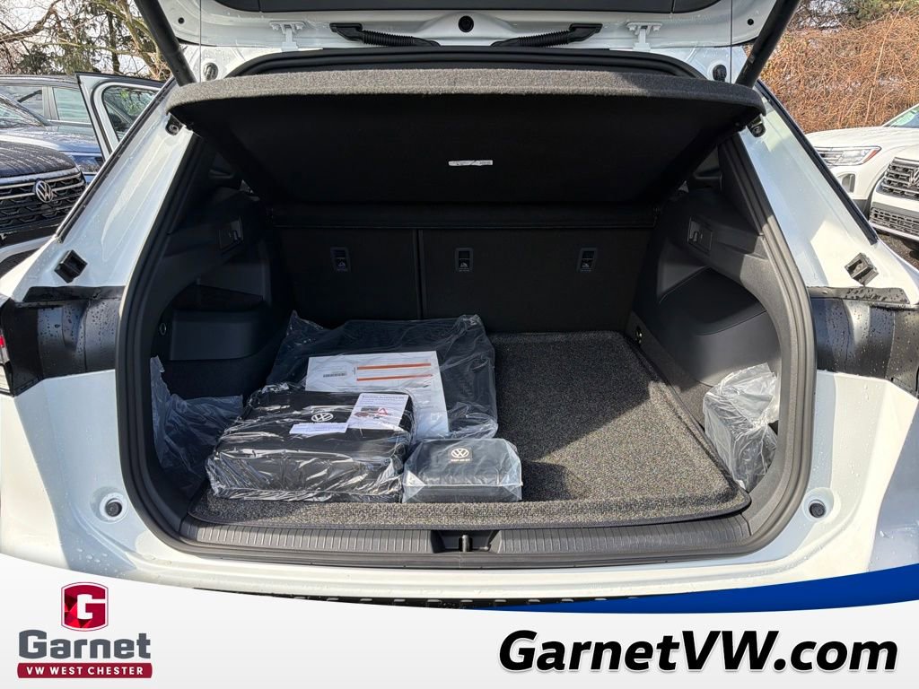 New 2026 Volkswagen Tiguan SEL R-Line image 18