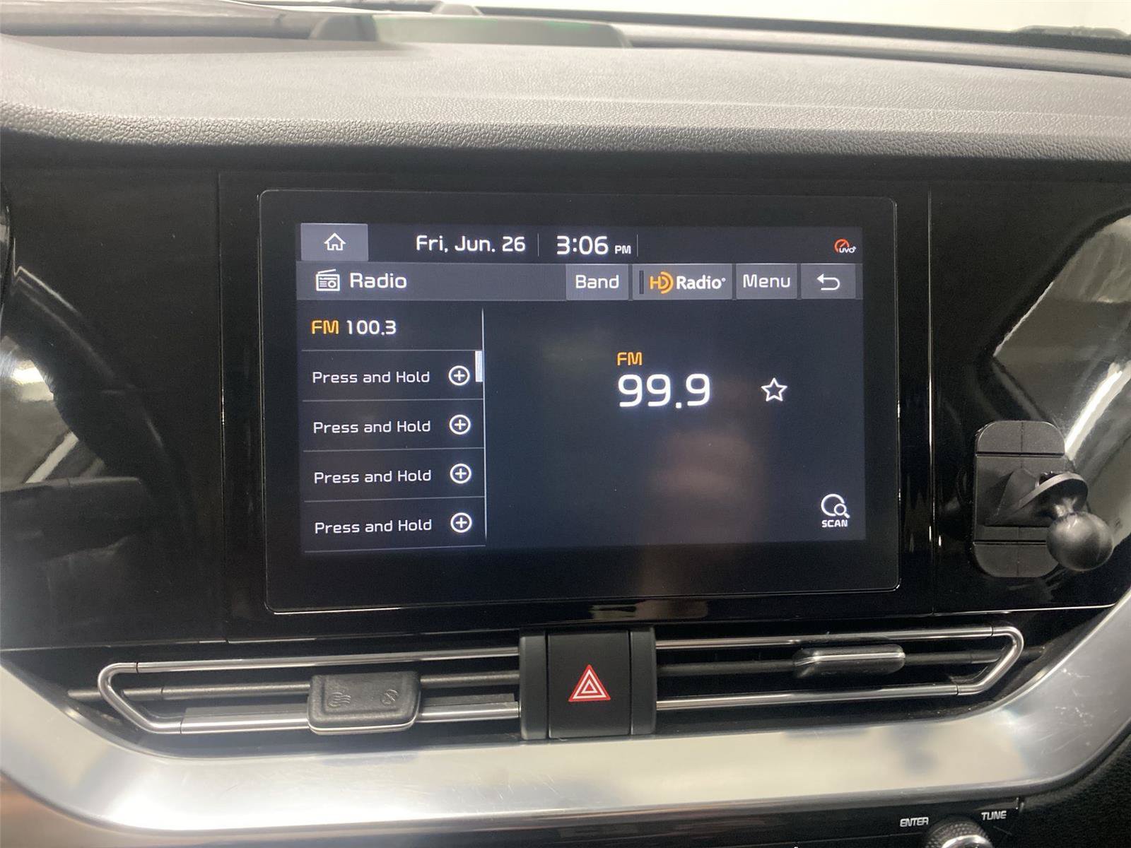 Used 2020 Kia Niro EX FWD image 16