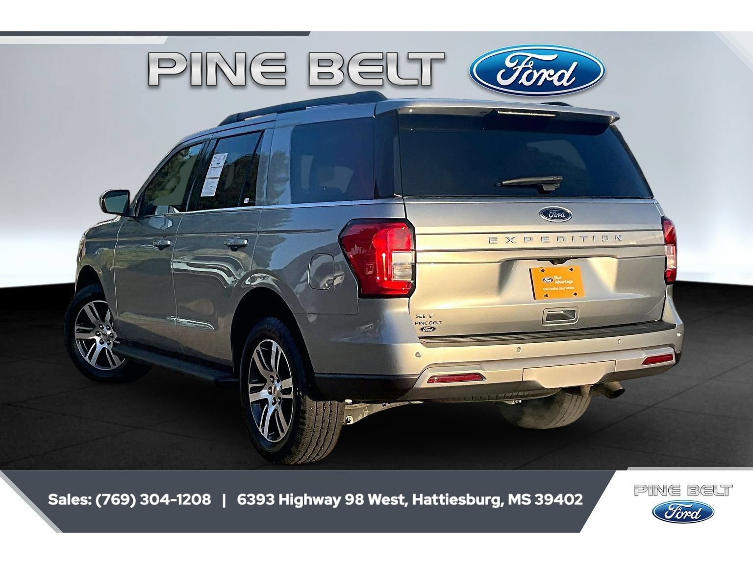 Used 2024 Ford Expedition XLT RWD image 2