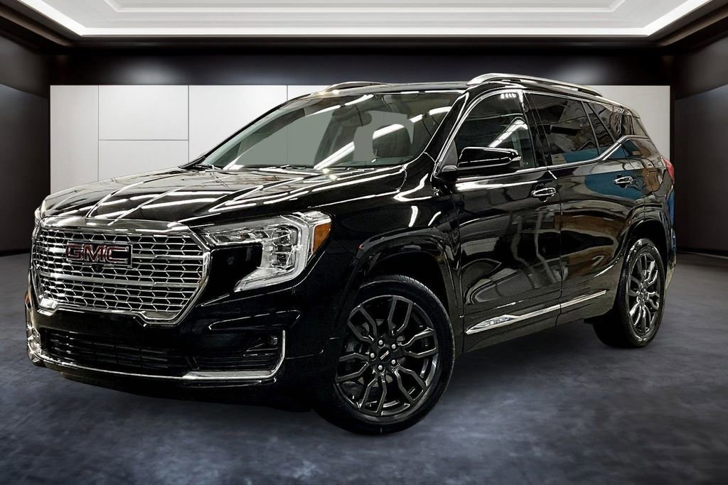 Used 2024 GMC Terrain Denali w/ Black Diamond Edition AWD/4WD image 3