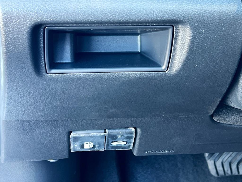 Used 2025 Nissan Versa SV w/ Trunk Package image 10