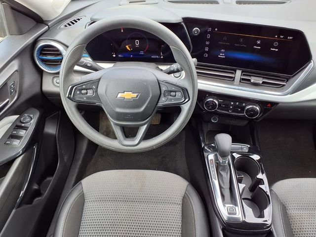 Used 2025 Chevrolet Trax LT image 5