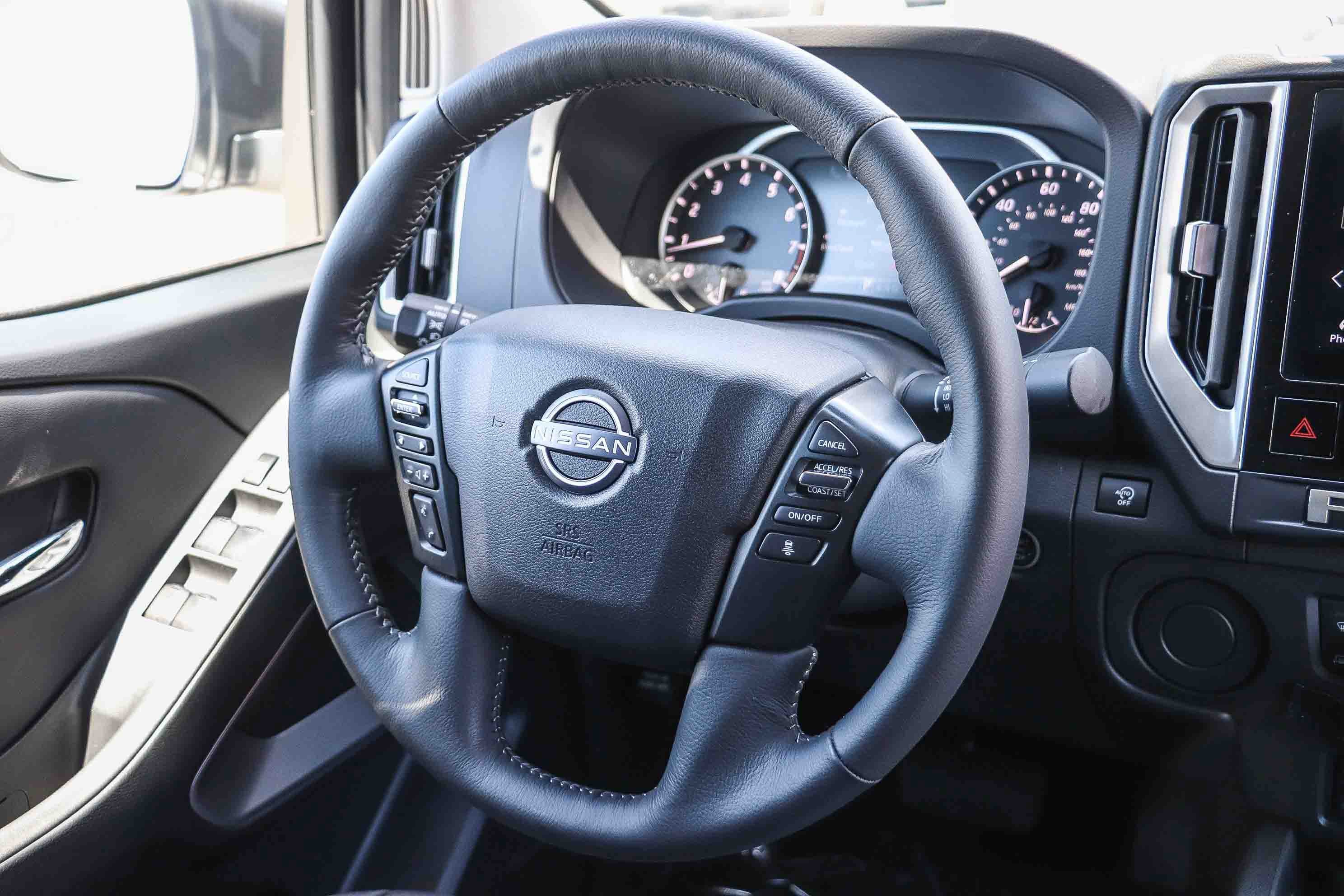 Used 2025 Nissan Frontier SV w/ SV Convenience Package RWD image 16