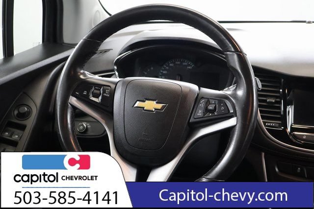 Used 2019 Chevrolet Trax LT w/ LT Convenience Package AWD/4WD image 16