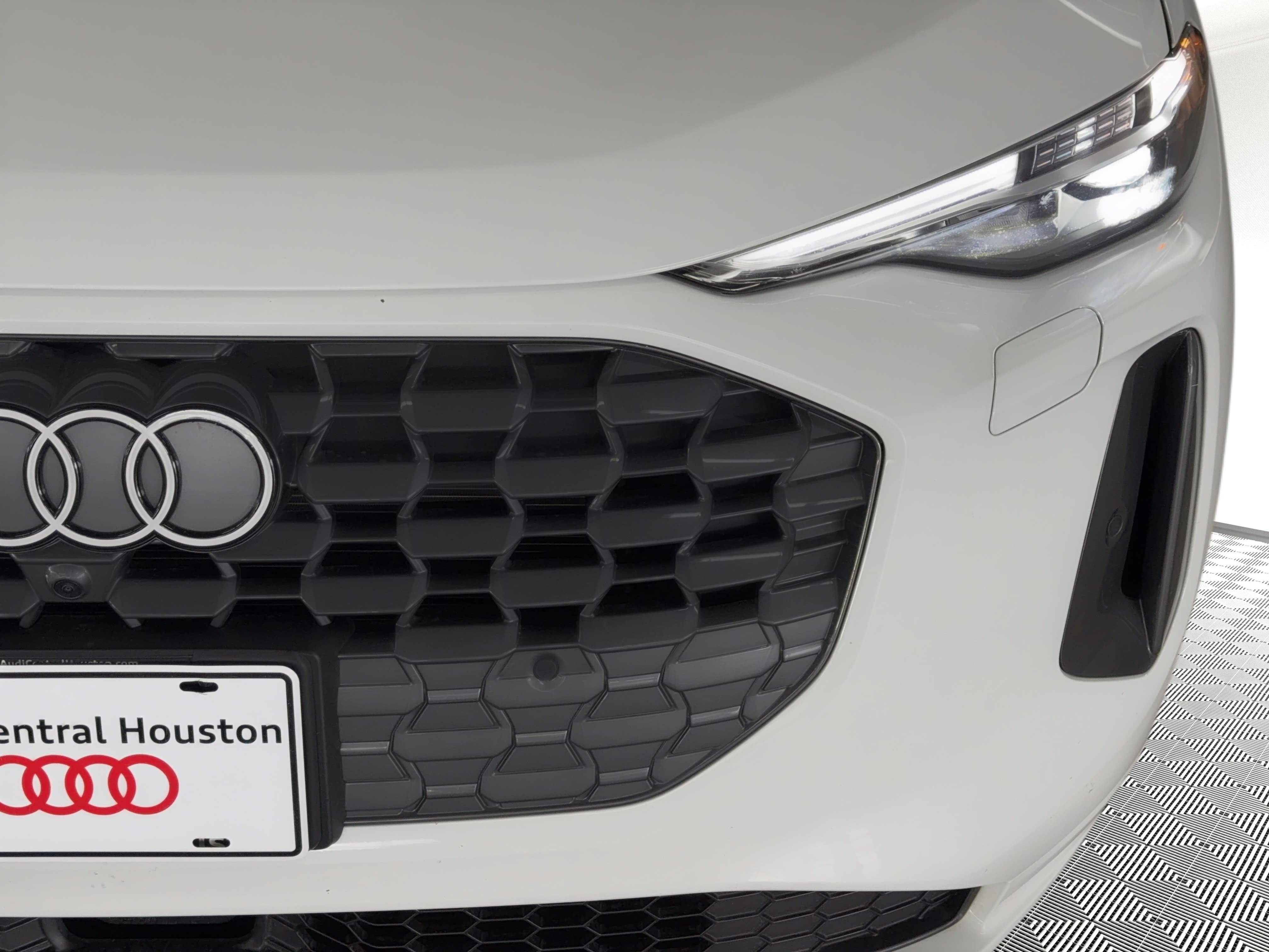 Used 2025 Audi Q5 Premium Plus w/ Premium Plus image 11