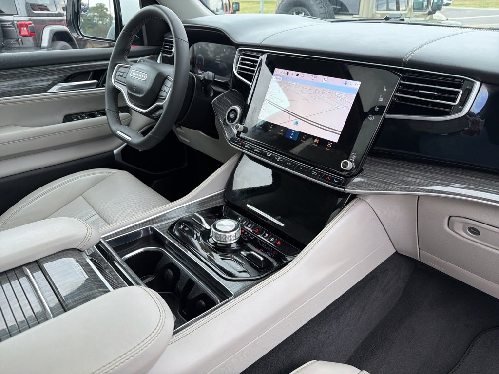 Used 2022 Jeep Wagoneer Series III w/ Premium Group I image 36