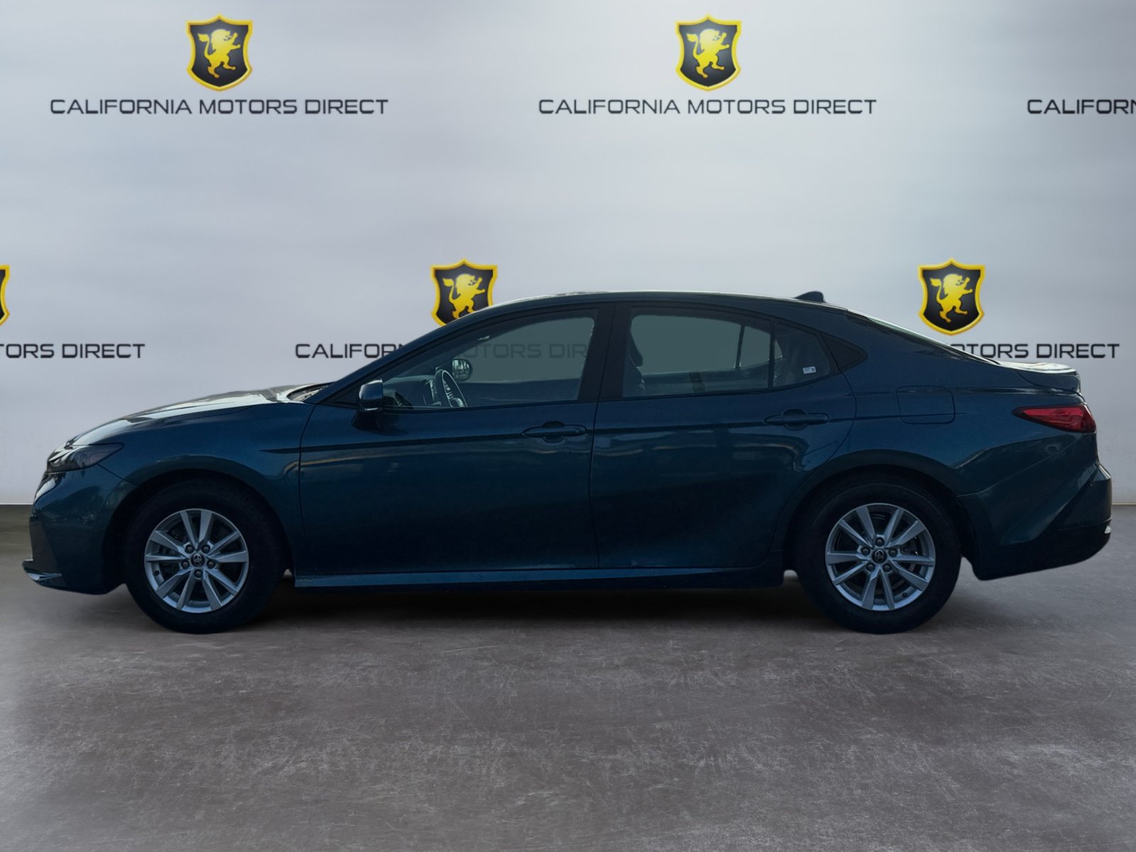 Used 2025 Toyota Camry LE FWD image 2