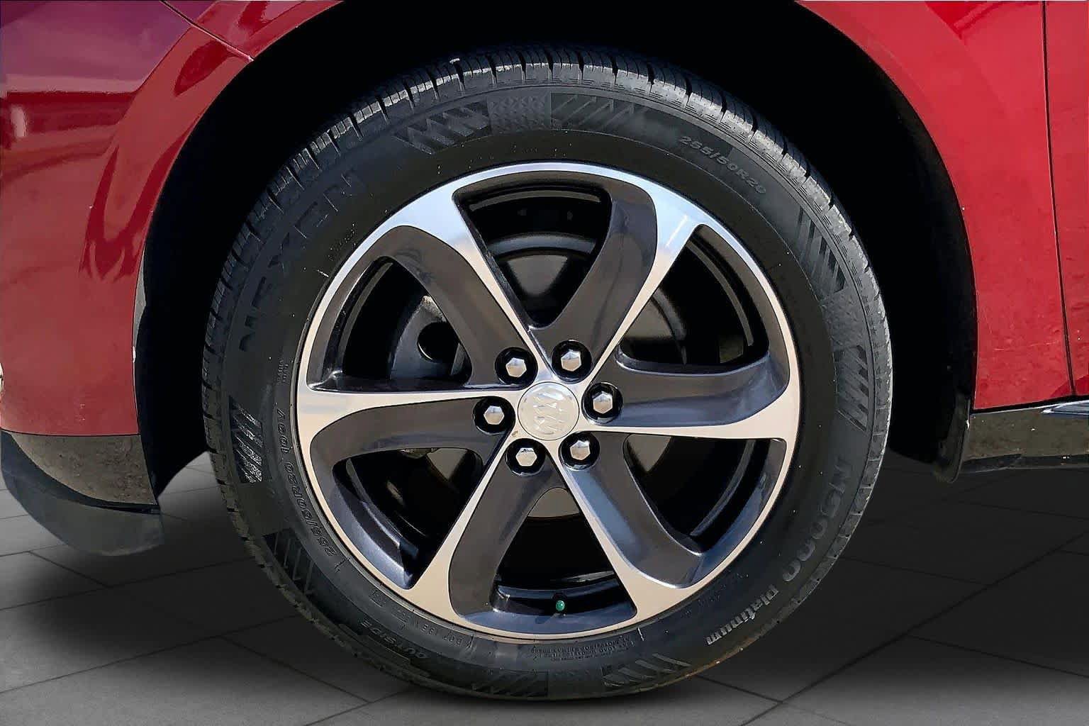 Used 2020 Buick Enclave Essence w/ LPO, Touring Package FWD image 11
