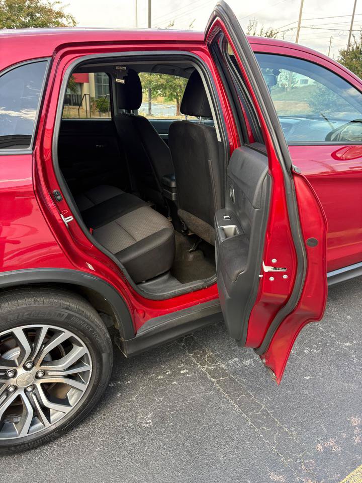 Used 2019 Mitsubishi Outlander Sport SE AWD/4WD image 14