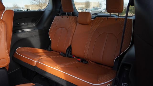 New 2026 Chrysler Pacifica Pinnacle FWD image 14