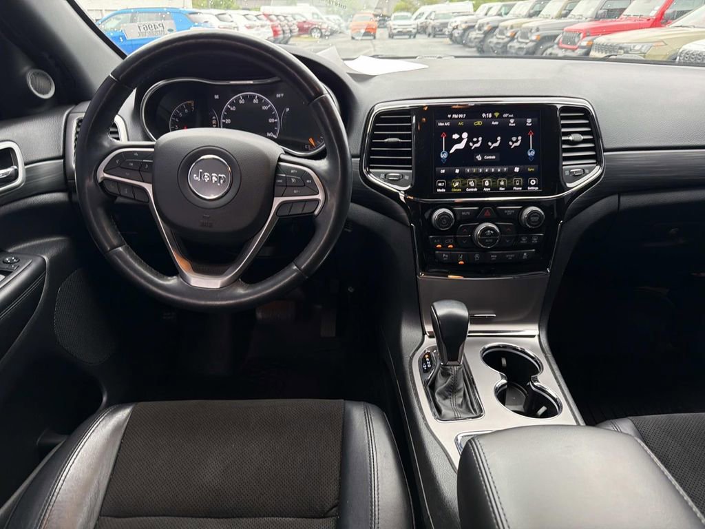 Used 2022 Jeep Grand Cherokee Laredo X AWD/4WD image 17