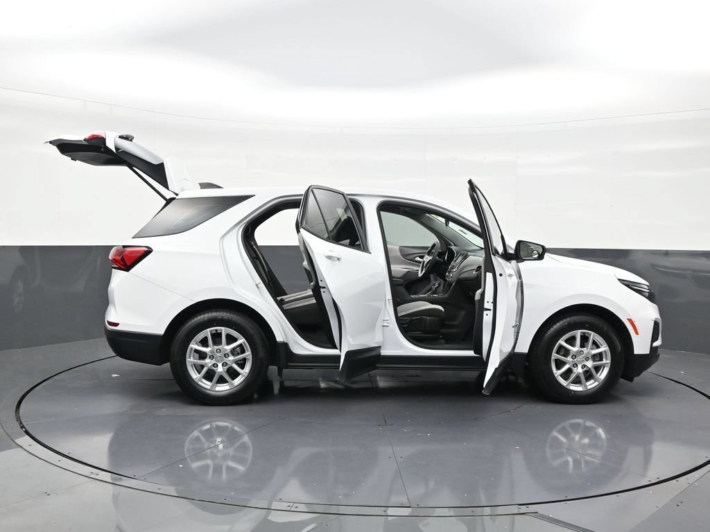 Used 2022 Chevrolet Equinox LS FWD image 26