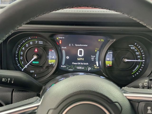 Used 2025 Jeep Wrangler Unlimited Sahara w/ Safety Group image 16