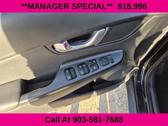 Used 2022 Hyundai Kona Limited image 24