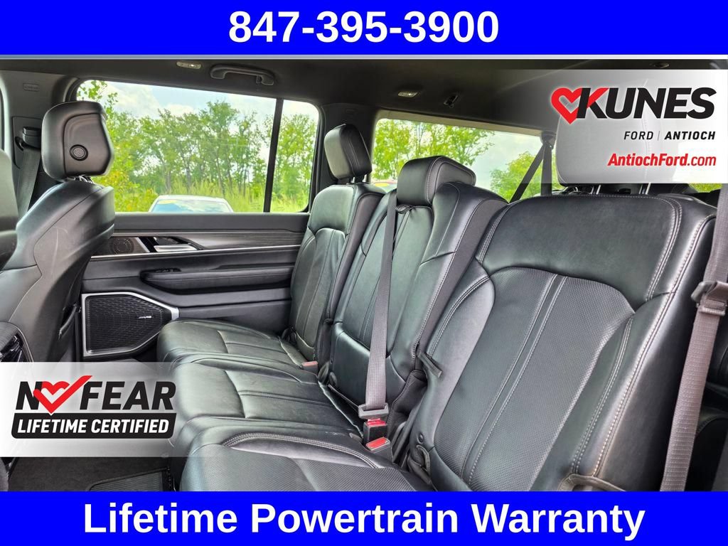 Used 2024 Jeep Wagoneer L Series II w/ Flexible Seating Group AWD/4WD image 29