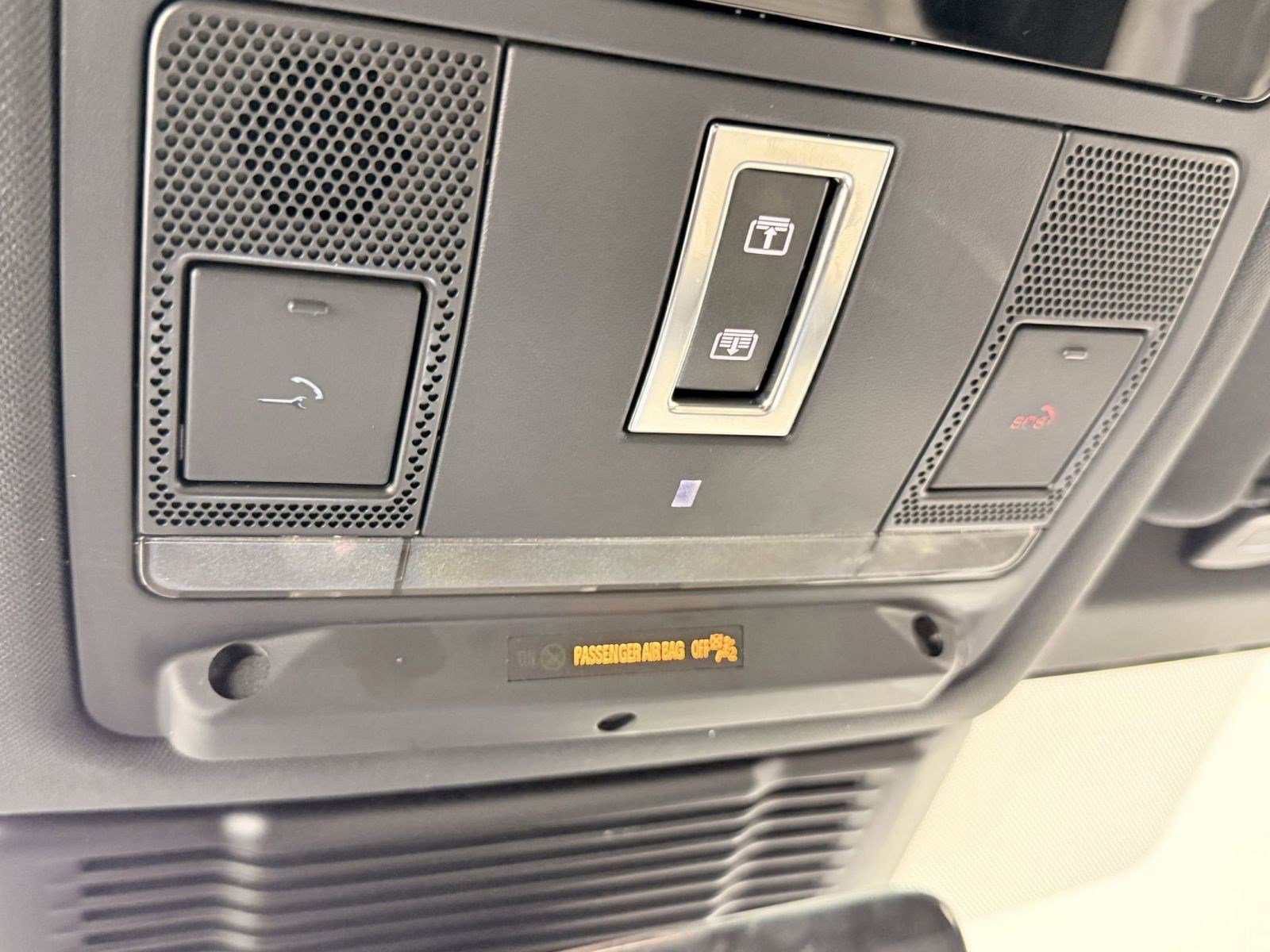 Used 2025 Land Rover Discovery Sport Dynamic SE image 29