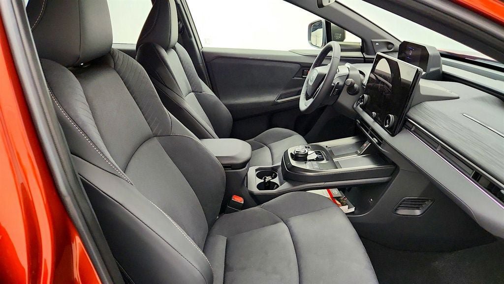 Used 2026 Toyota C-HR AWD/4WD image 21