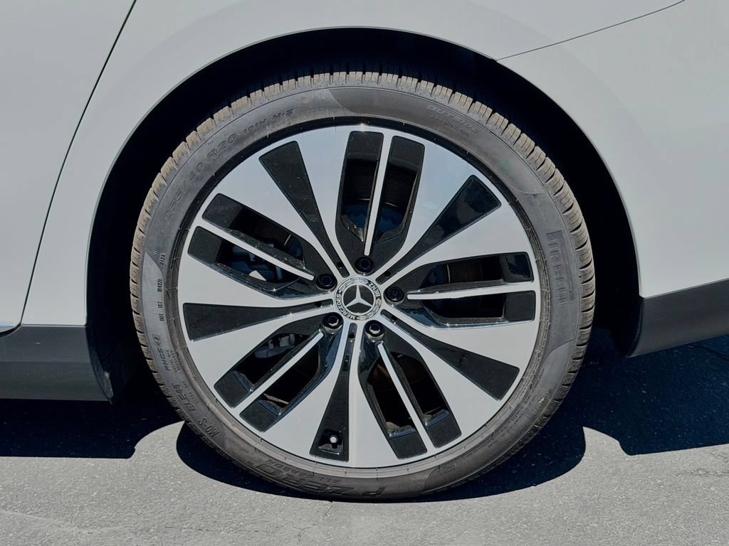 Used 2025 Mercedes-Benz EQE 500 4MATIC Sedan image 15