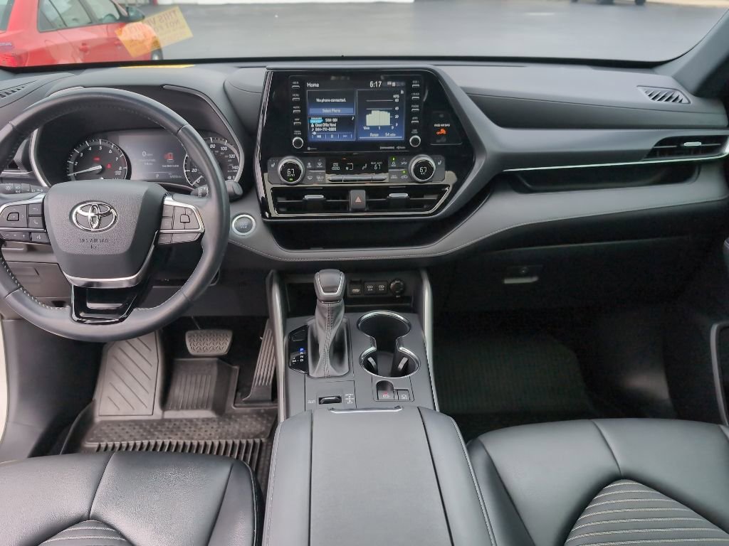 Used 2021 Toyota Highlander XSE FWD image 15