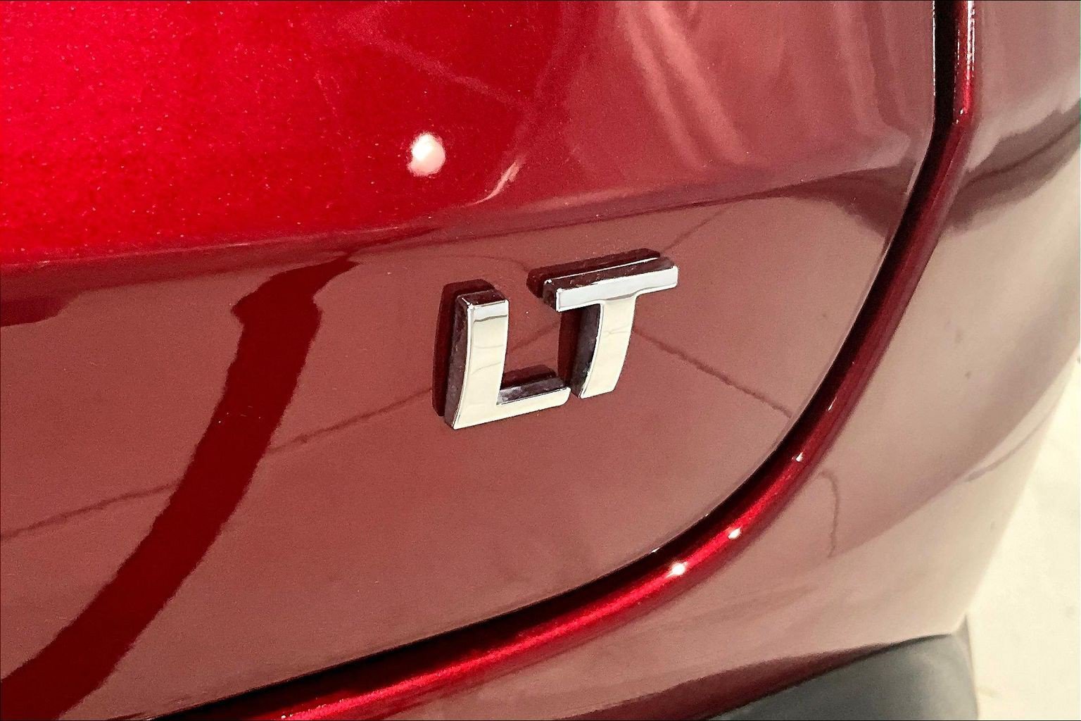 Used 2025 Chevrolet Trax LT FWD image 24