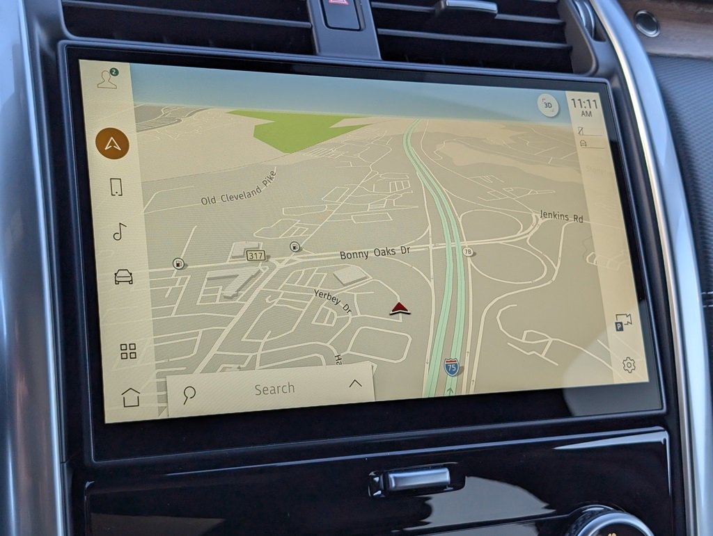 Certified 2024 Land Rover Discovery Dynamic SE image 13