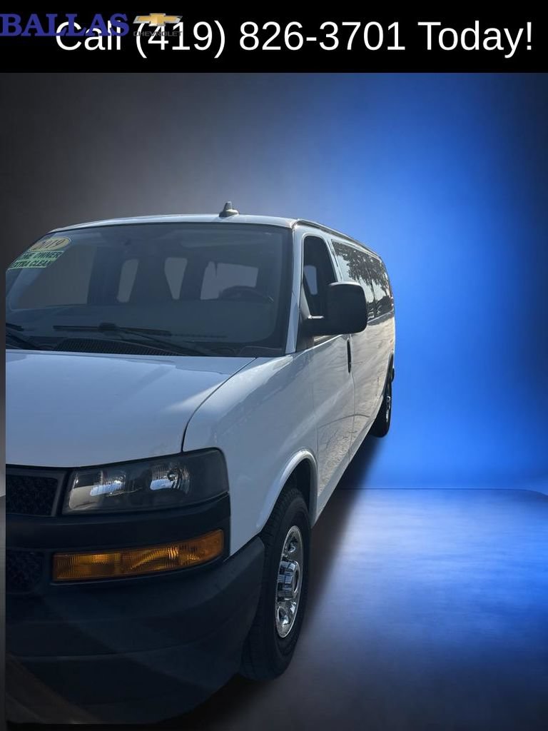 Used 2019 Chevrolet Express 3500 LS RWD image 2