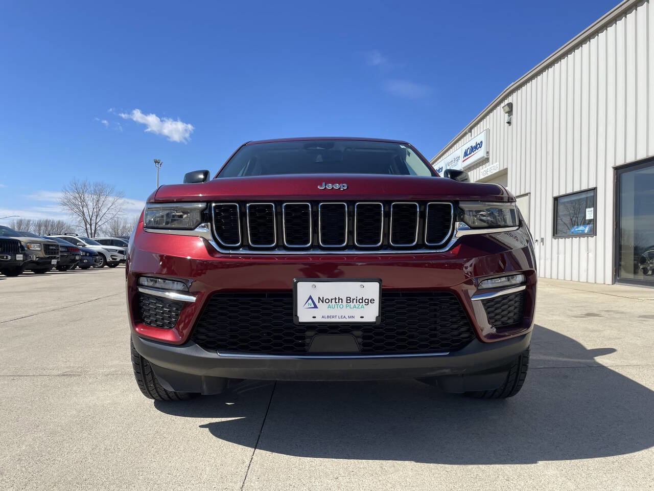 Used 2023 Jeep Grand Cherokee Limited image 28