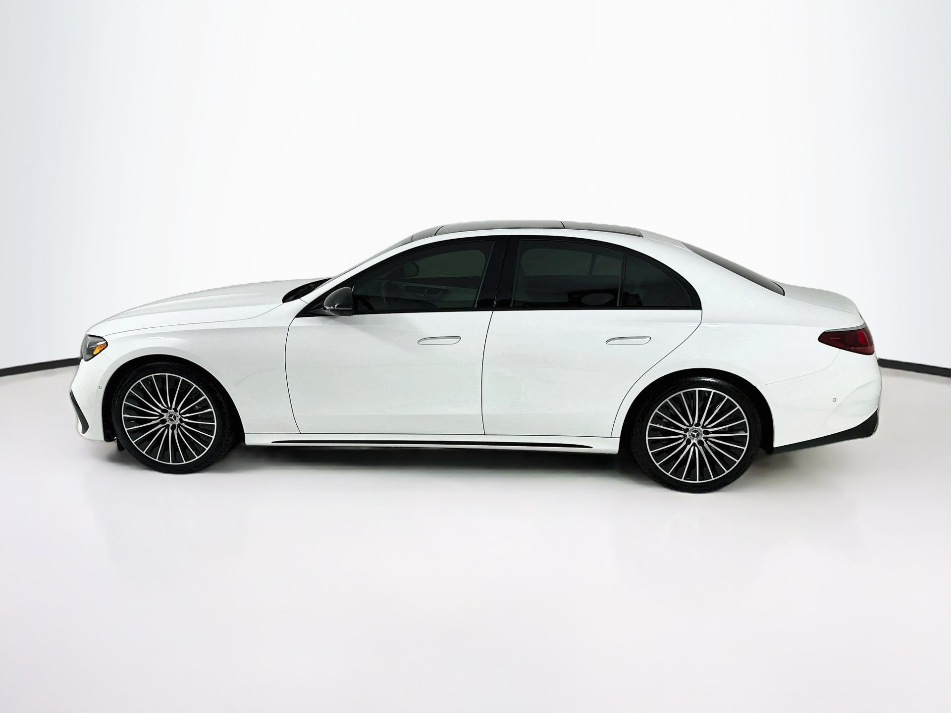 Certified 2025 Mercedes-Benz E 450 4MATIC Sedan image 5