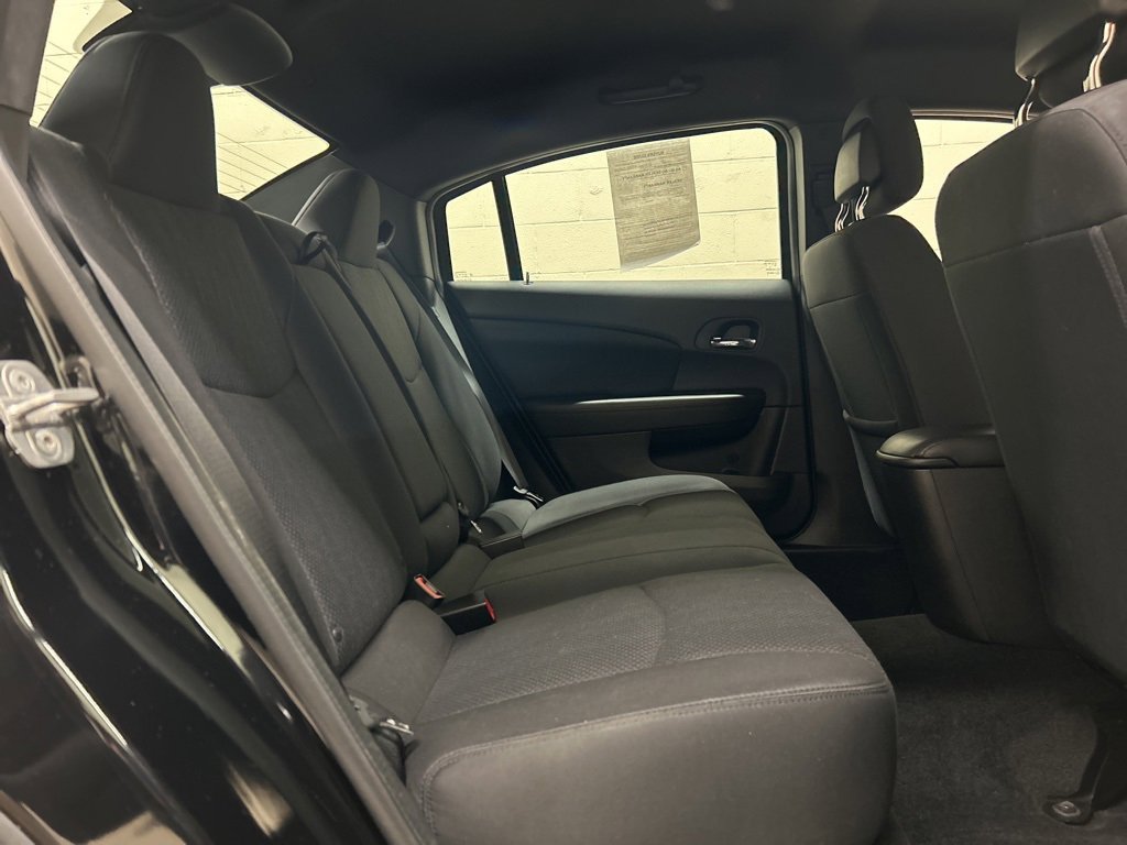 Used 2014 Chrysler 200 LX image 9