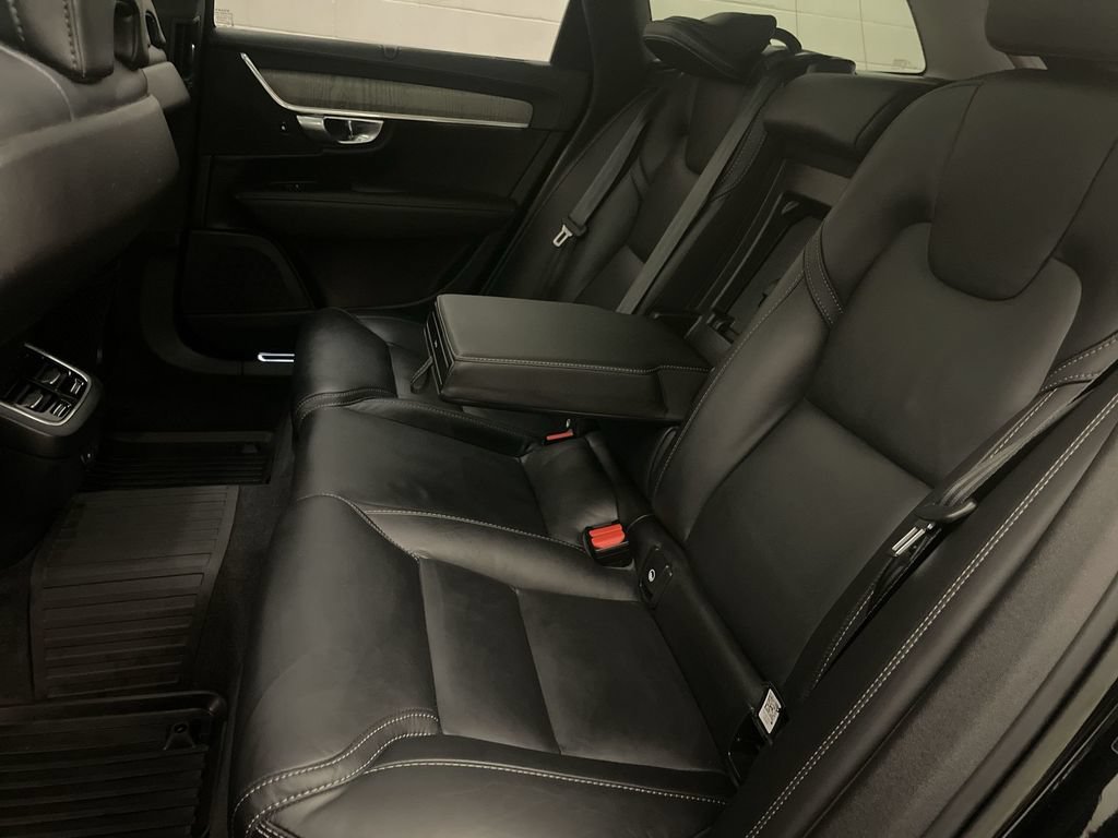Used 2023 Volvo V90 B6 Cross Country Ultimate AWD/4WD image 19